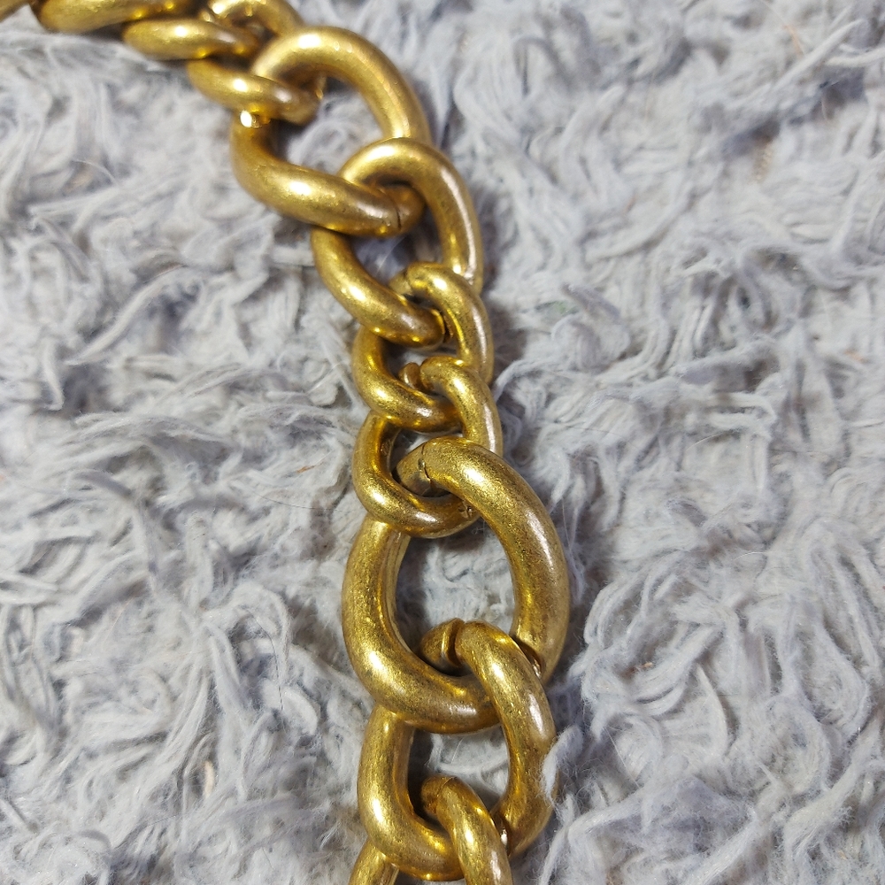 Zara quilted green shoulder bag with chunky gold metal strap - Picture 3 of 12